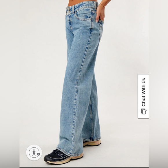 Levi’s Super Low Flare - Picture 3 of 6